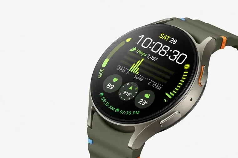 Samsung Galaxy Watch7 with a green strap